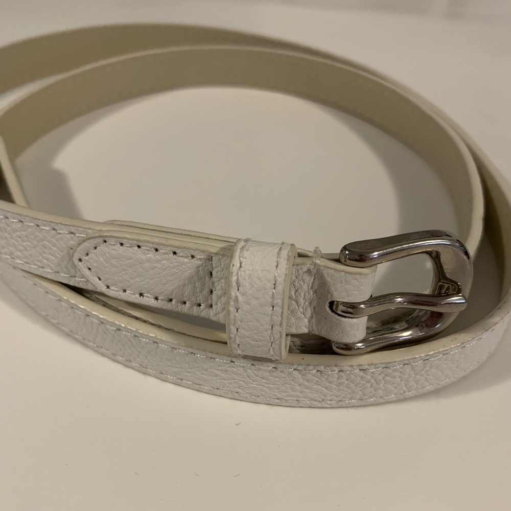 White belt, size L 45” 🦋 $5